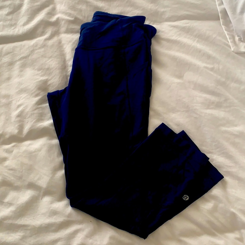 Lululemon crop: cobalt blue